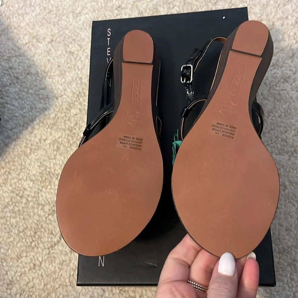 New in box Steve Madden green cecce flower sandals 7.5 - Picture 3 of 5